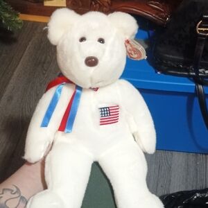 Ty Beanie Baby Bear White with Flag and Ribbon Year 2000